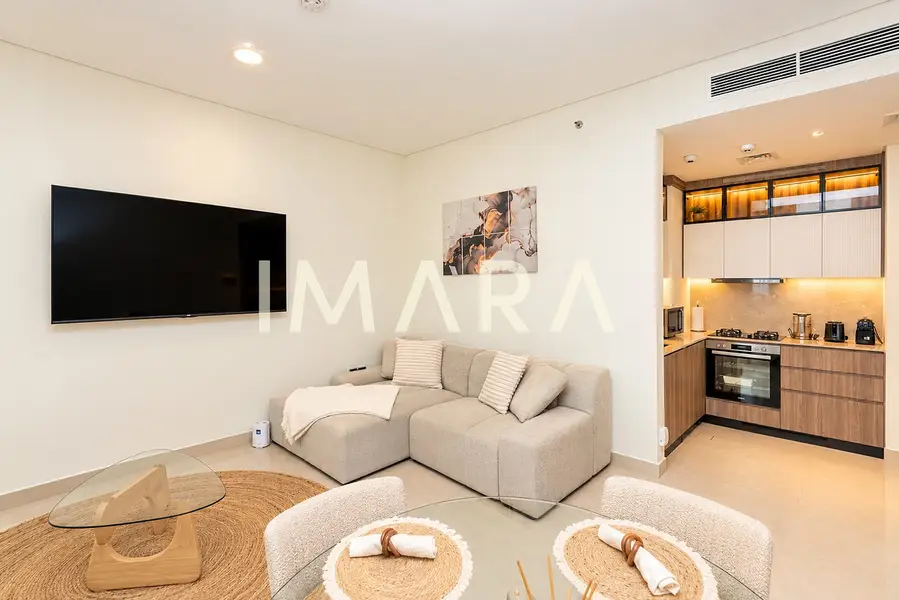 Community View | Tenanted | Luxury Furnishings