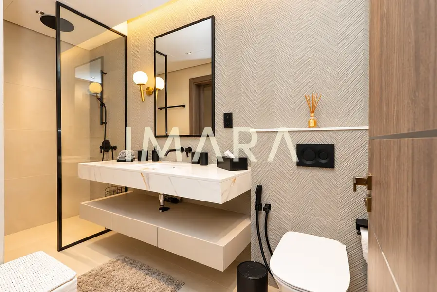 Community View | Tenanted | Luxury Furnishings