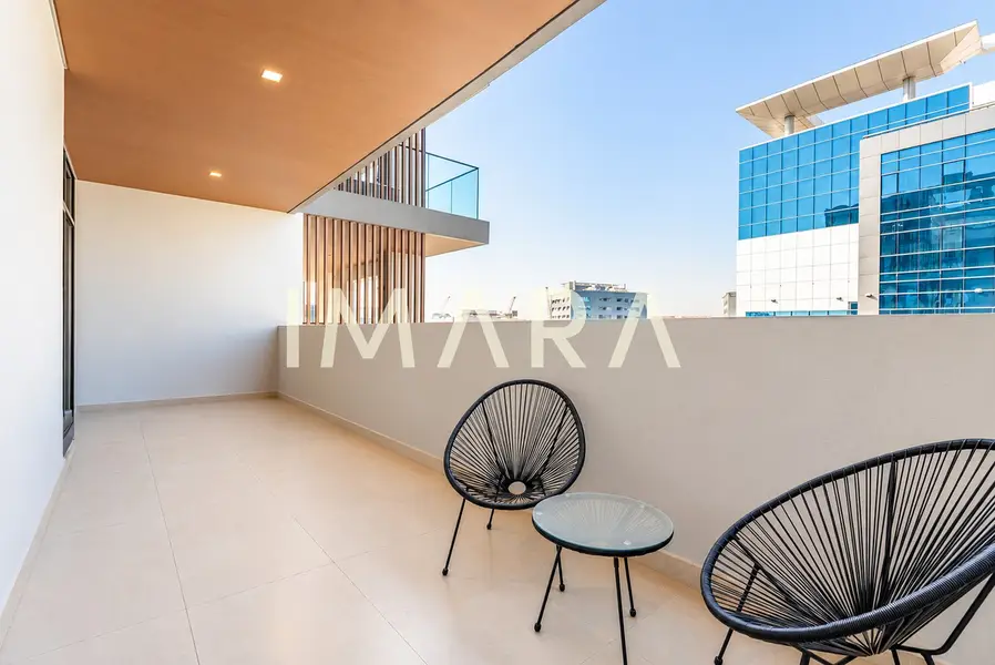 Community View | Tenanted | Luxury Furnishings