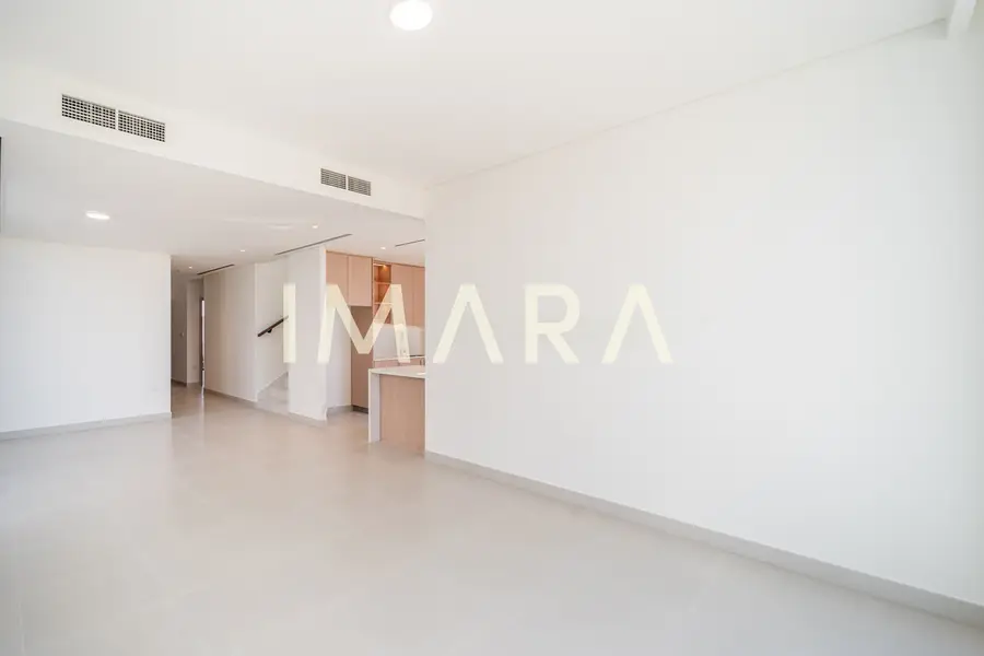 Stop Scrolling | Rare Unit | Stunning Lakes View