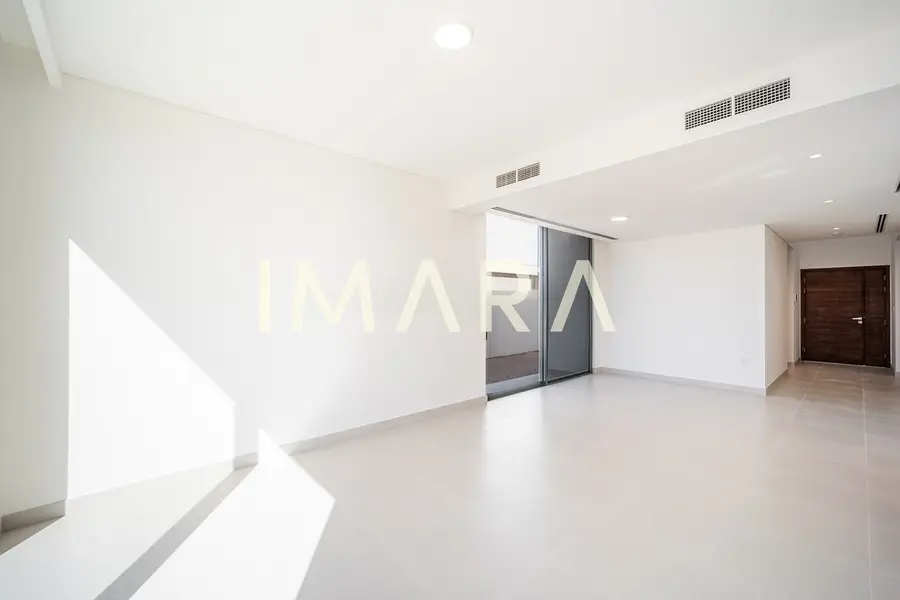 Stop Scrolling | Rare Unit | Stunning Lakes View