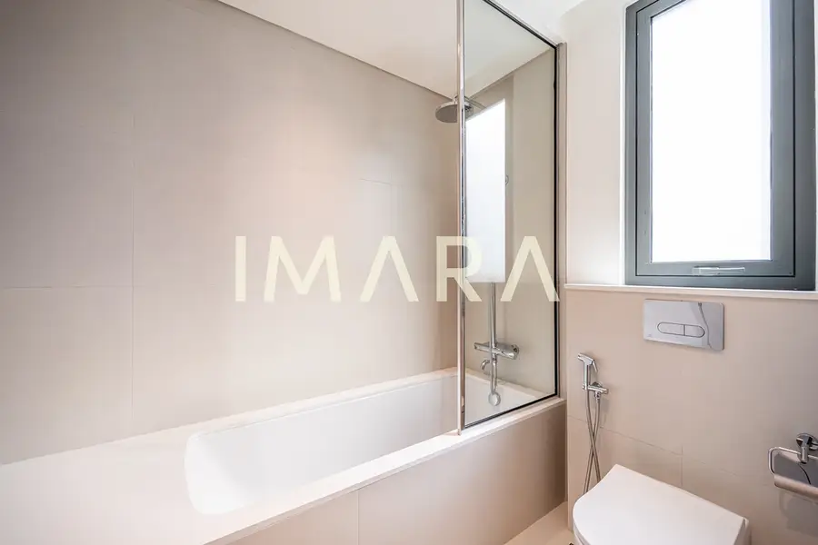 Stop Scrolling | Rare Unit | Stunning Lakes View