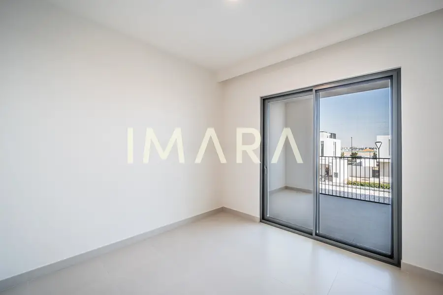 Stop Scrolling | Rare Unit | Stunning Lakes View