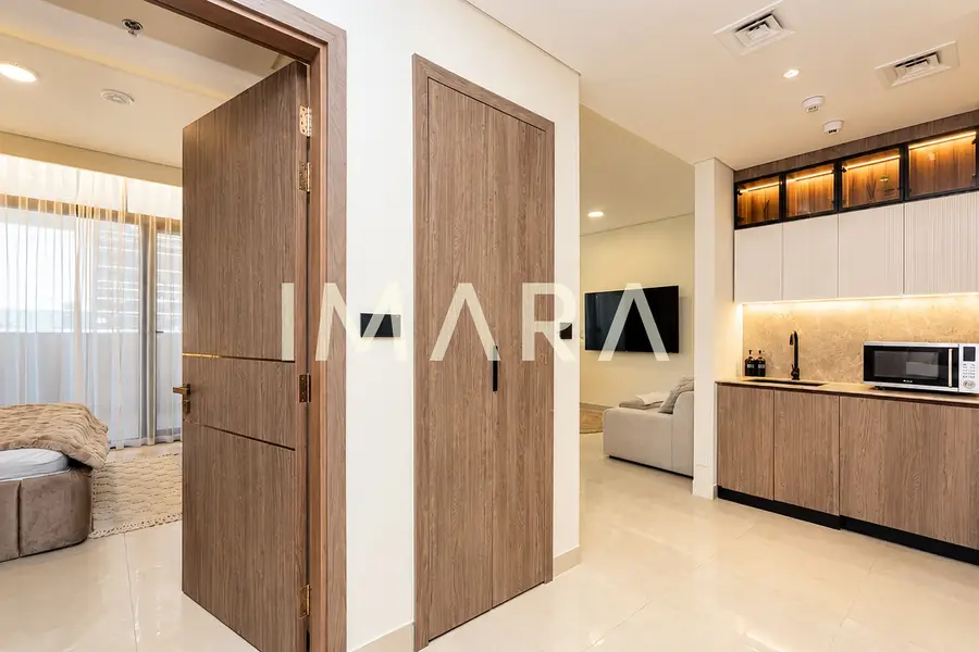 Community View | Tenanted | Luxury Furnishings
