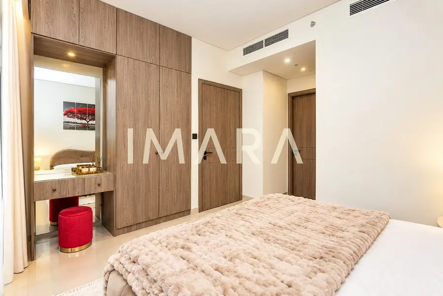 Community View | Tenanted | Luxury Furnishings