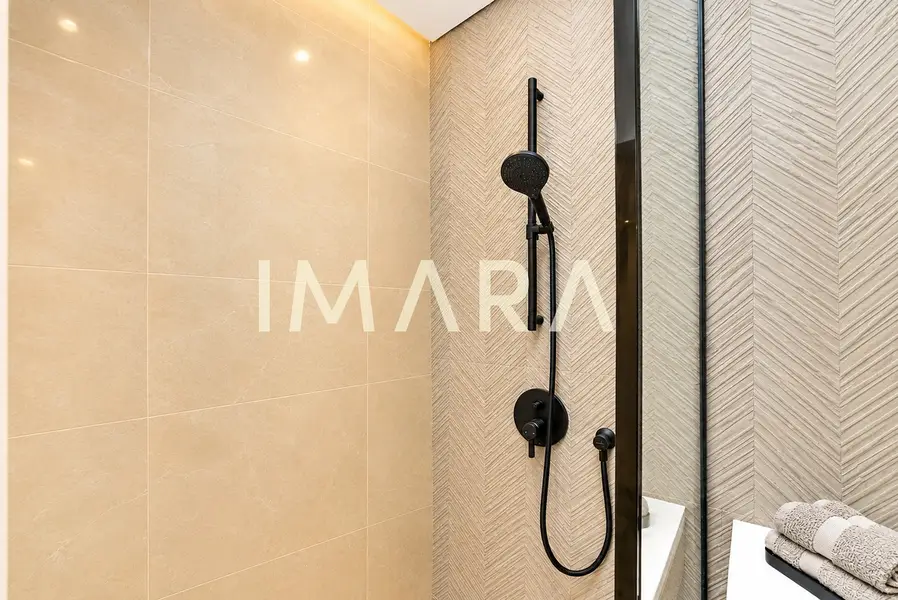 Community View | Tenanted | Luxury Furnishings