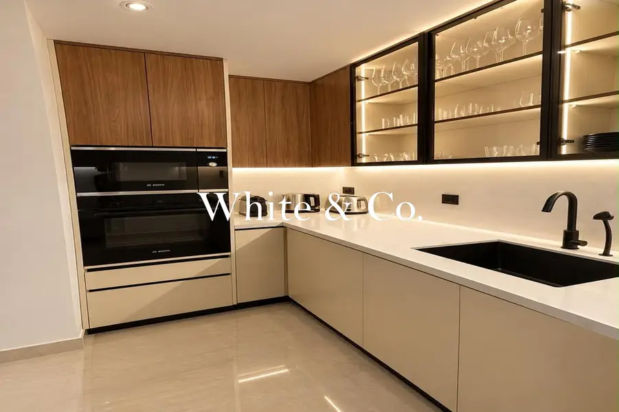 Superb | Refurbished | 1 BR U-Bora Towers