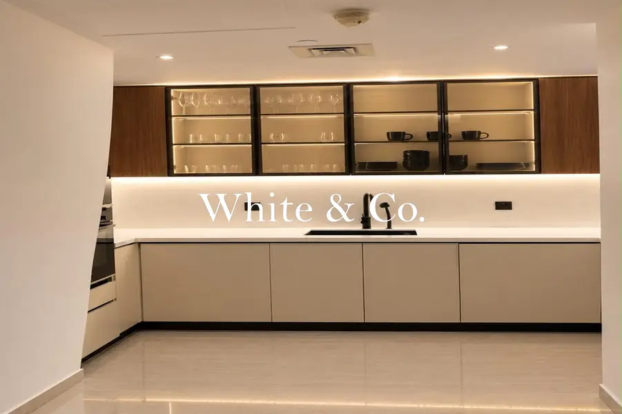 Superb | Refurbished | 1 BR U-Bora Towers
