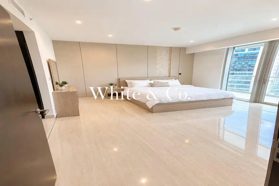 Superb | Refurbished | 1 BR U-Bora Towers