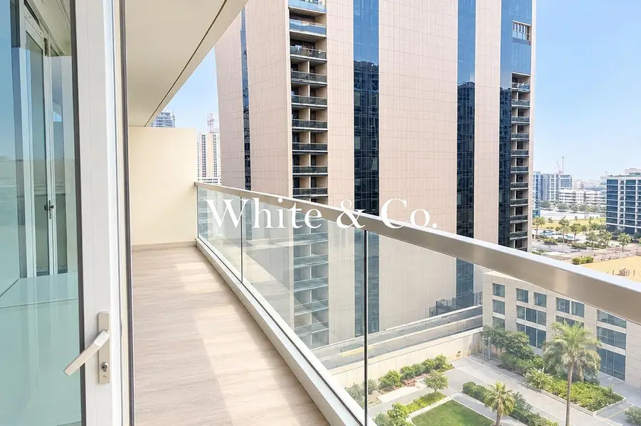 Superb | Refurbished | 1 BR U-Bora Towers