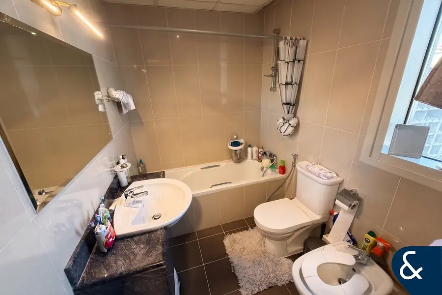 2 Bedroom | High Floor | Lake Shore Tower