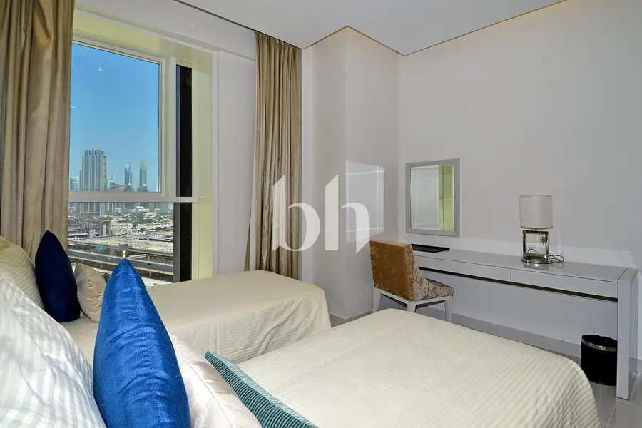 Vacant | Higher Floor | Partial Canal View
