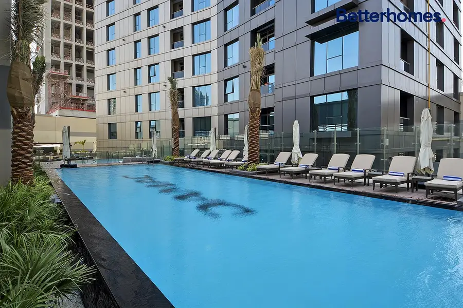 Vacant | Higher Floor | Partial Canal View