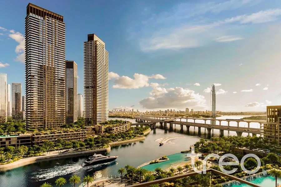 Canal View | Corner Unit | Spacious