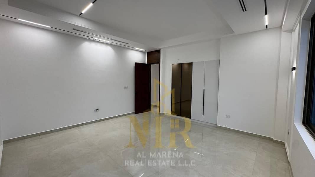 38 874954360-800x600. jpeg