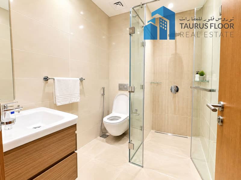 10 Modern Beige Tile Bathroom Retreat. png