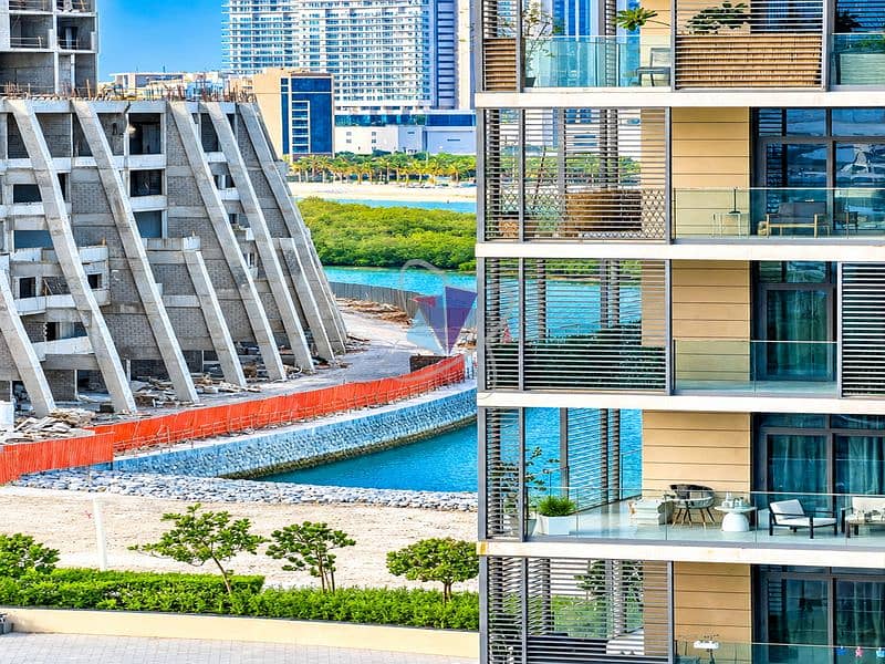 3 Modern Waterfront Architecture and Construction. png