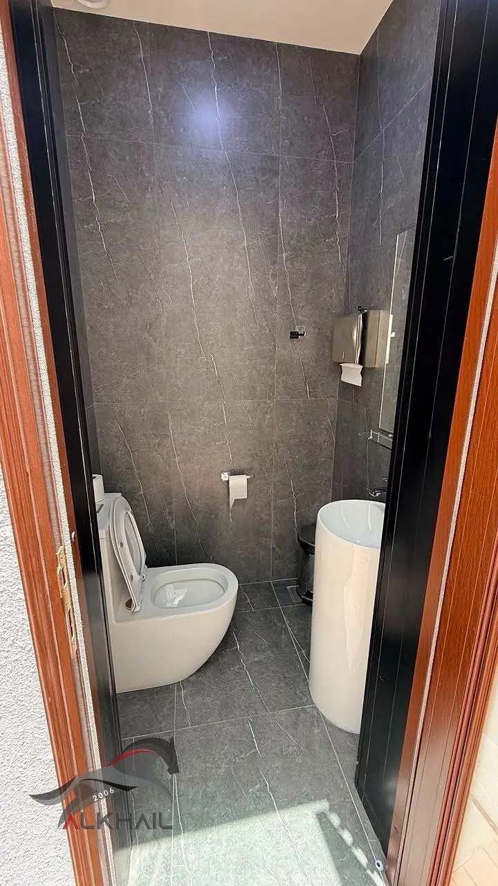Furnished SPA | Tenanted | Street-Facing Frontage