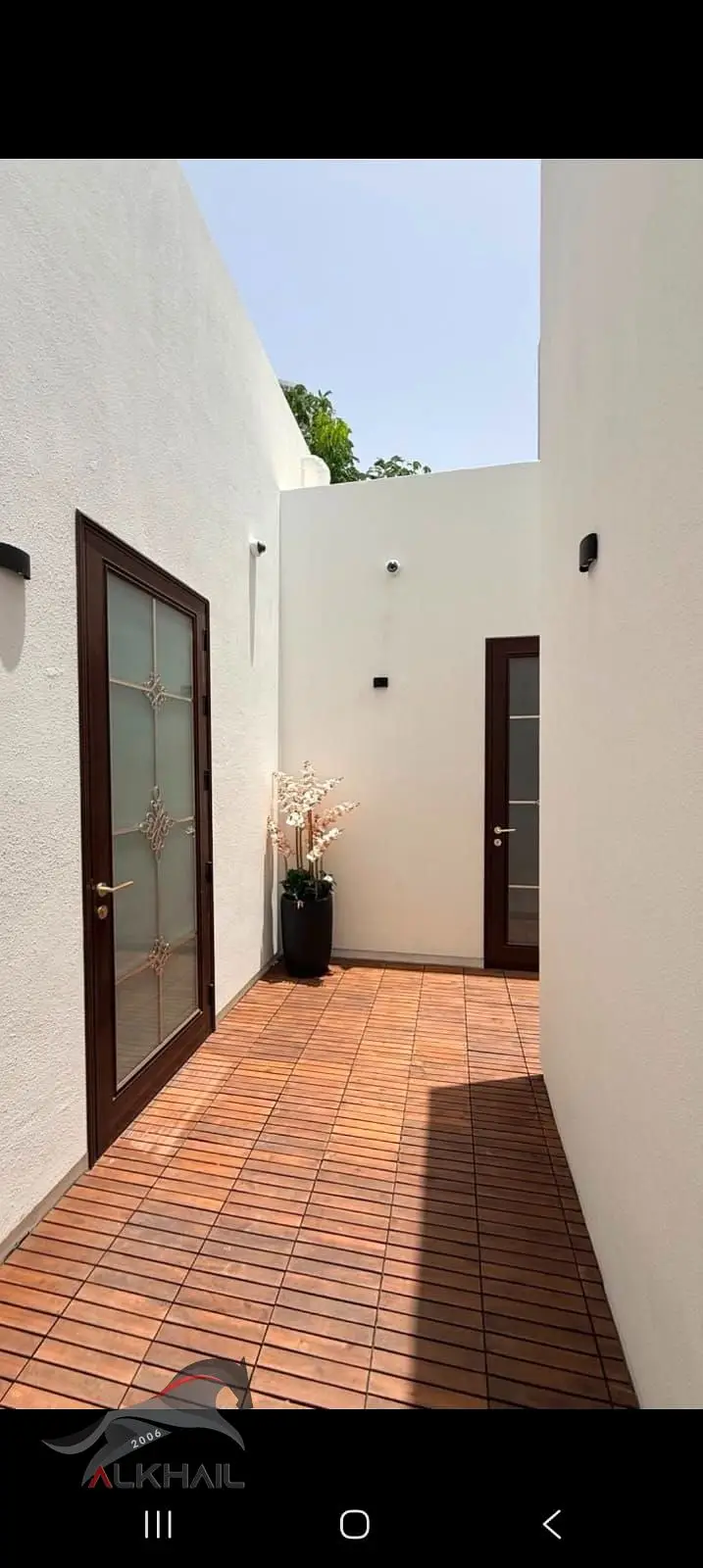 Furnished SPA | Tenanted | Street-Facing Frontage
