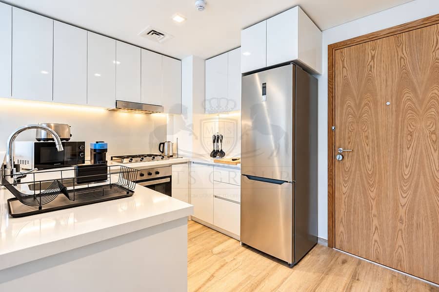 16 Bright Minimalist Kitchen Interior. png