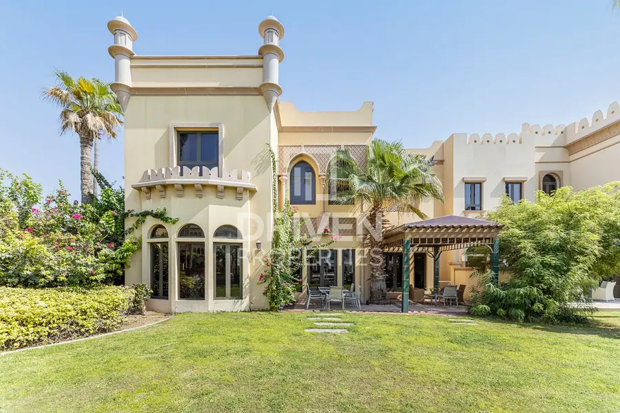 Luxury Villa at Canal Cove | Iconic Palm Lifestyle