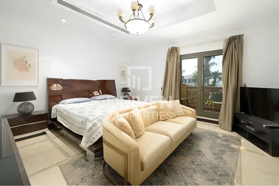 Luxury Villa at Canal Cove | Iconic Palm Lifestyle