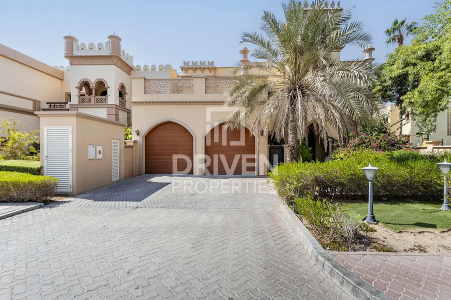 Luxury Villa at Canal Cove | Iconic Palm Lifestyle