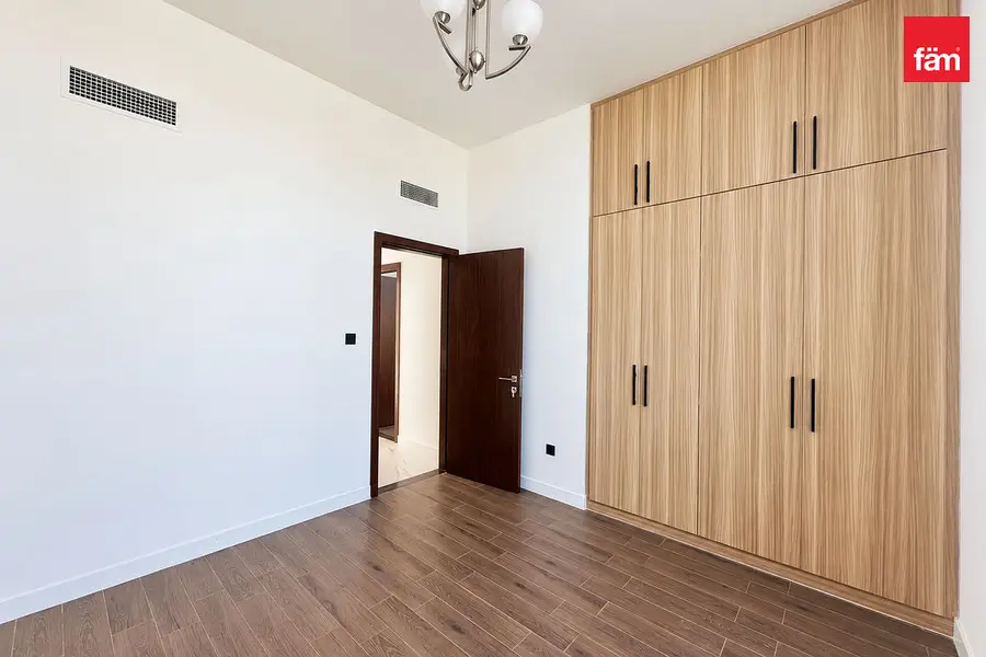 Single Row | Vacant | Best Price