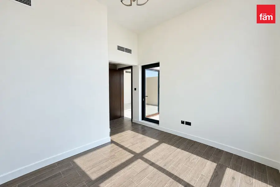 Single Row | Vacant | Best Price