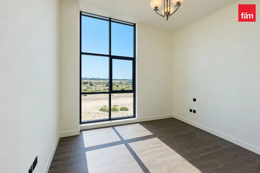 Single Row | Vacant | Best Price