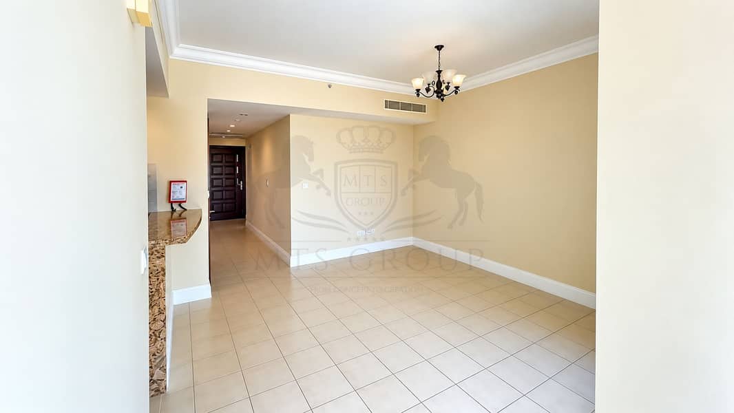 2 Bright Modern Apartment Interior. png