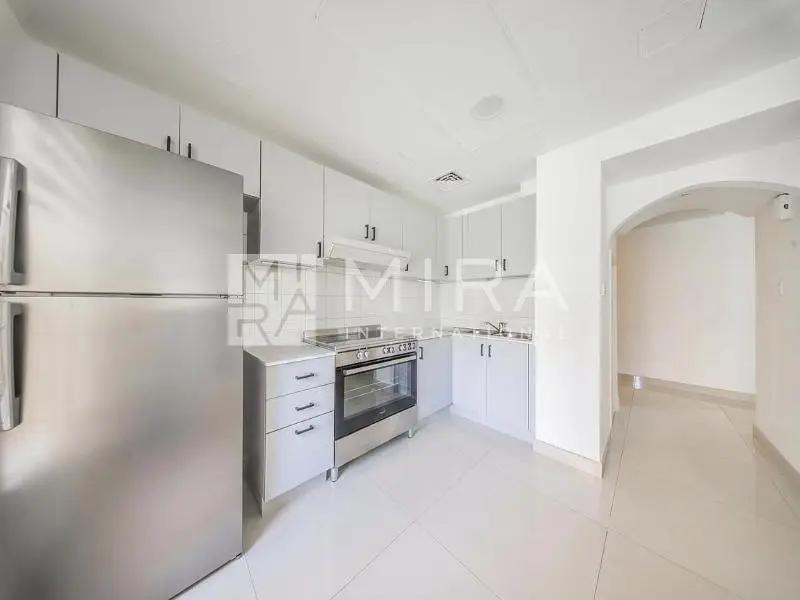 Exclusive | Lake View | Large Plot