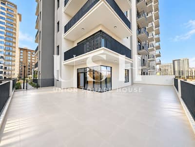Appartement de 2 chambres à à louer à Town Square, Dubai - Modern Apartment Terrace Courtyard. png