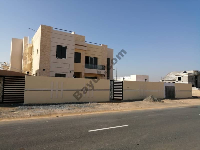For sale Villa in Al hoshi in Sharjah good location