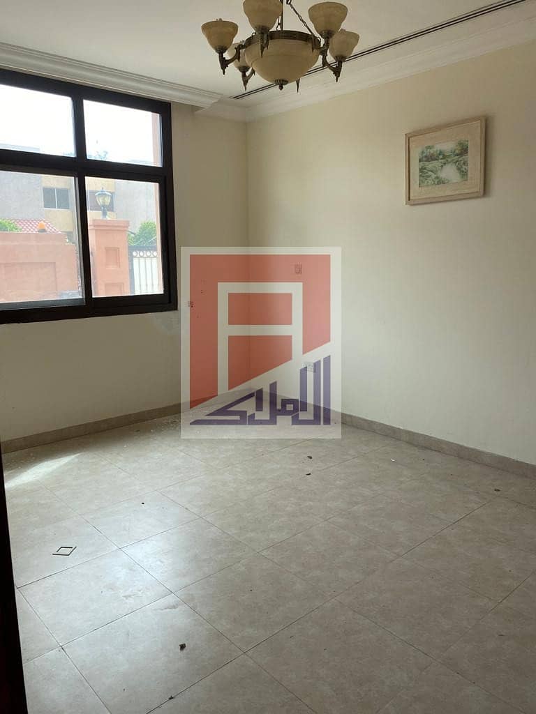 6 Large & Spacious 4 bhk villa available  in Sharqan