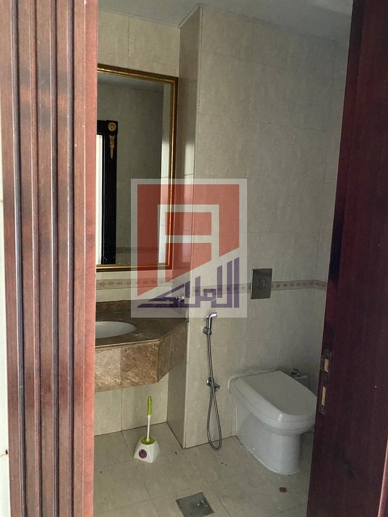 9 Large & Spacious 4 bhk villa available  in Sharqan