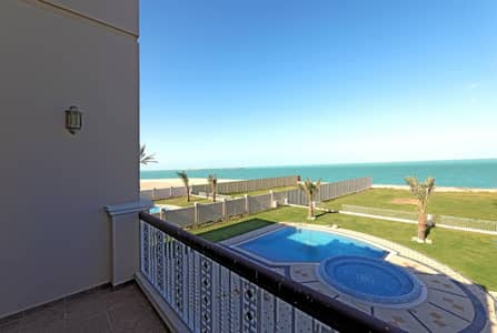 Luxury 4 Beds Villa + Huge Garden Luxury 4 Beds Villa + Huge Garden