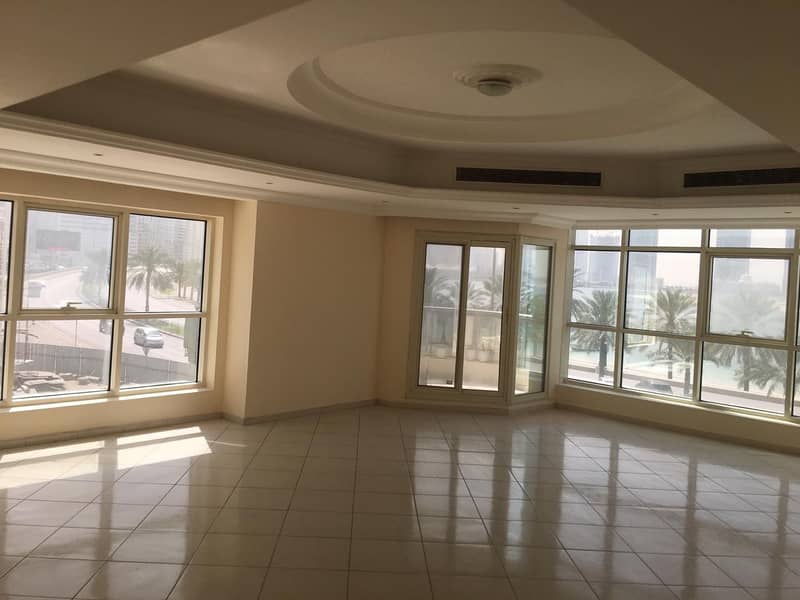 SPECIOUS SEA VIEW 4 BHK APARTMENT WITH BALCONY, MAID ROOM, CENTRAL A/C, HUGE HALL IN 85K IN AL-KHAN SHARJAH.