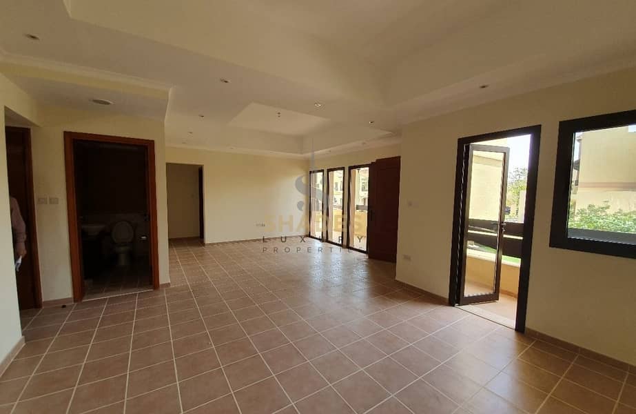 2 bedroom townhouse | First floor | 12 cheques