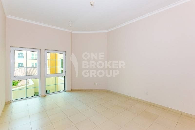 Best price Large 1 Bed Apt with balcony in multiple cheqs