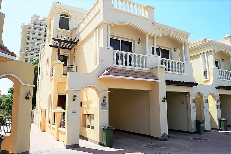 Gorgeous 2 BR Townhouse For Sale| Al Hamra