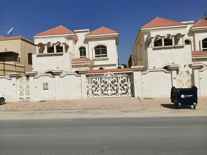 Villa for sale, super deluxe finishing, five bedrooms, master, spacious areas&*%