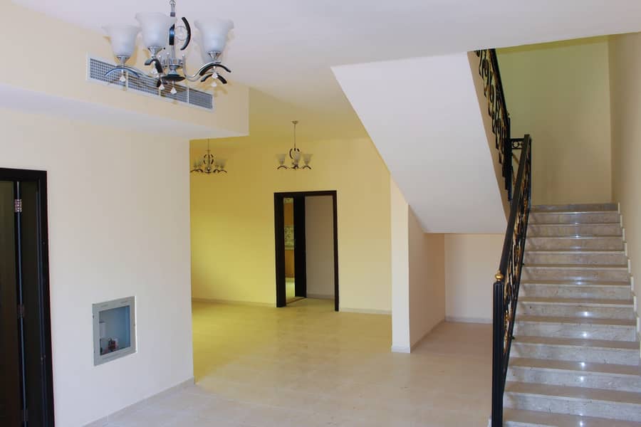 Elegant 4 Bedroom villa for rent in a prime location in Khuzam Elegant 4 Bedroom villa for rent in a prime location in Khuzam