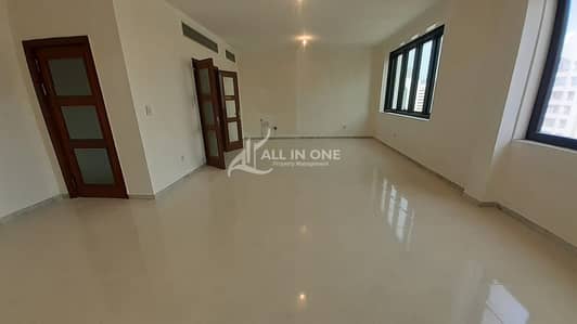 Spacious 4BR+Maids Room/Master Room! Spacious 4BR+Maids Room/Master Room!