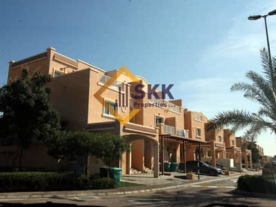 Spacious 5BR Villa with Private Garden and Pool Spacious 5BR Villa with Private Garden and Pool
