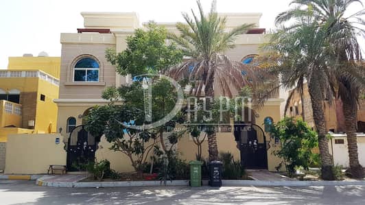 4 BEDS VILLA SEPERATE ENTRANCE FROM ROAD 130K! 4 BEDS VILLA SEPERATE ENTRANCE FROM ROAD 130K!