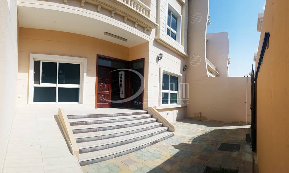 3 Payments 6 beds villa with seperated Entrance 135k!