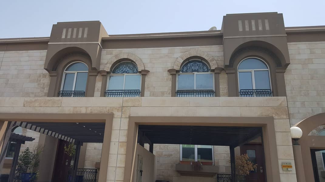 Well Maintened Villa close to Jumeirah road in Umm Suqiem 1
