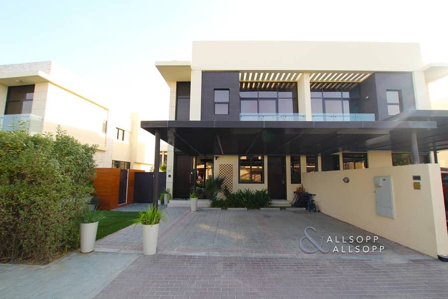 Upgraded 3 Beds | Close To Pool and Park