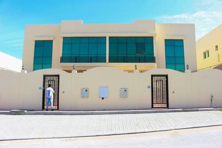Prime Spot ! Spacious !! 4 Bedroom Villa for rent in Khuzam Prime Spot ! Spacious !! 4 Bedroom Villa for rent in Khuzam